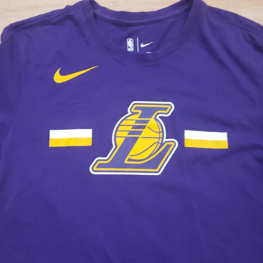 Nike Los Angeles Lakers Shirt Mens Medium Purple Long Sleeve NBA‎ Basketball